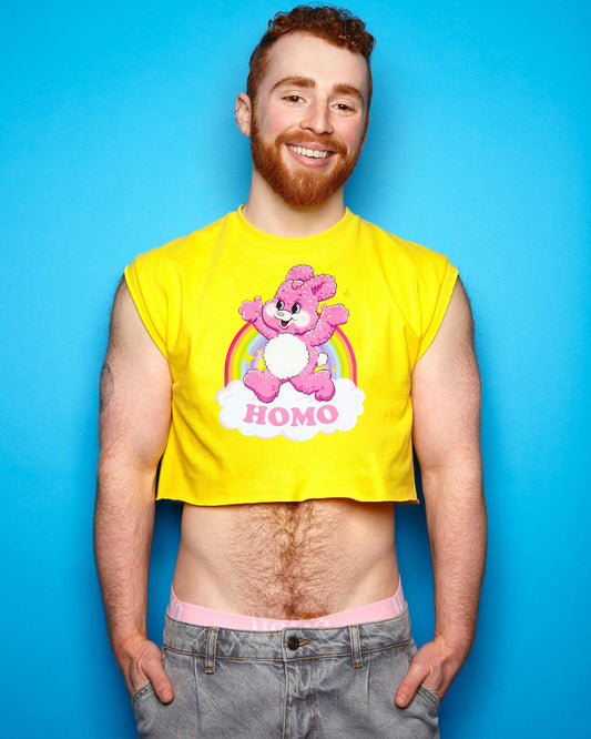 Cute HOMO bunny on yellow - Sleeveless crop-top