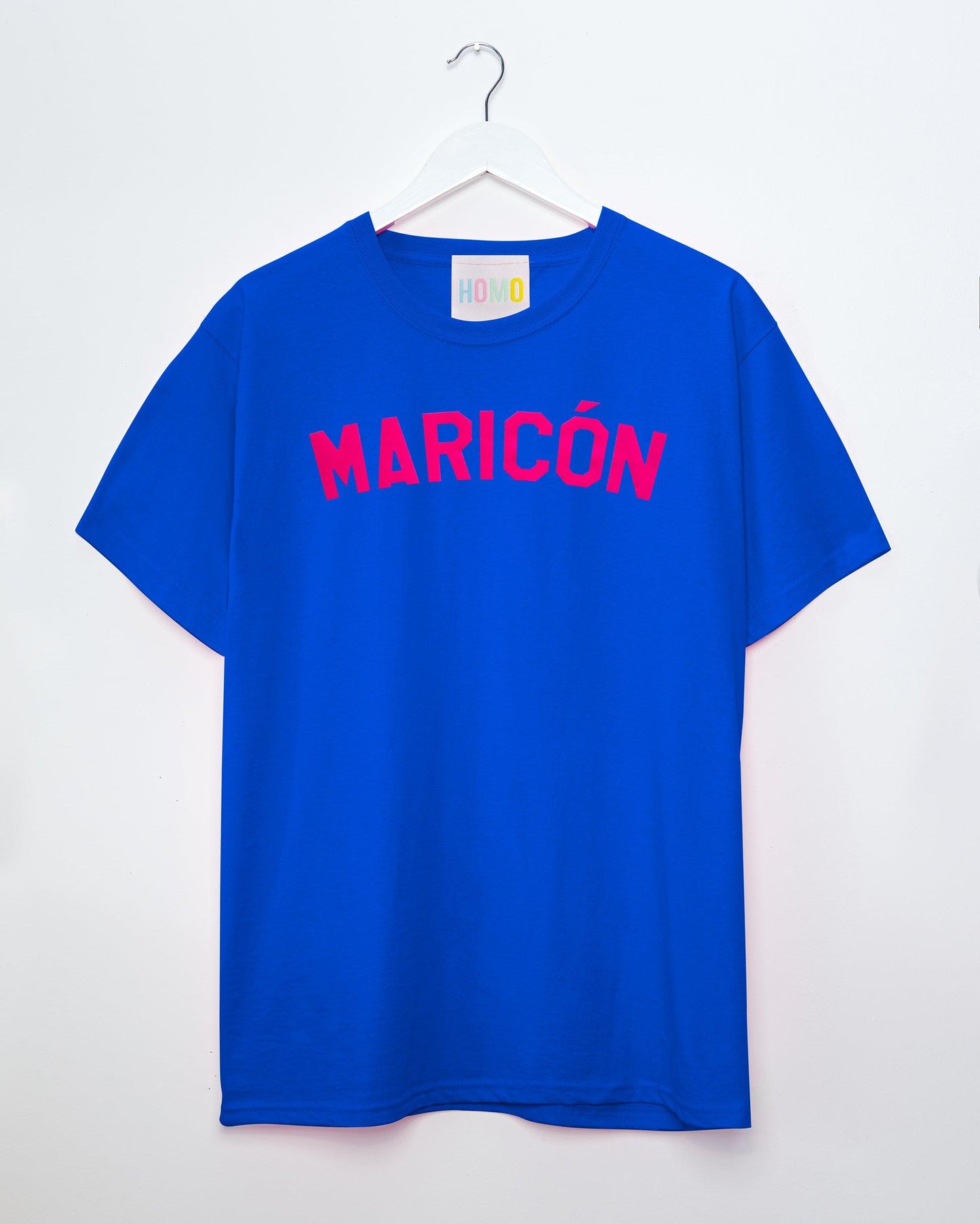 Fluorescent pink flock maricón - blue tshirt